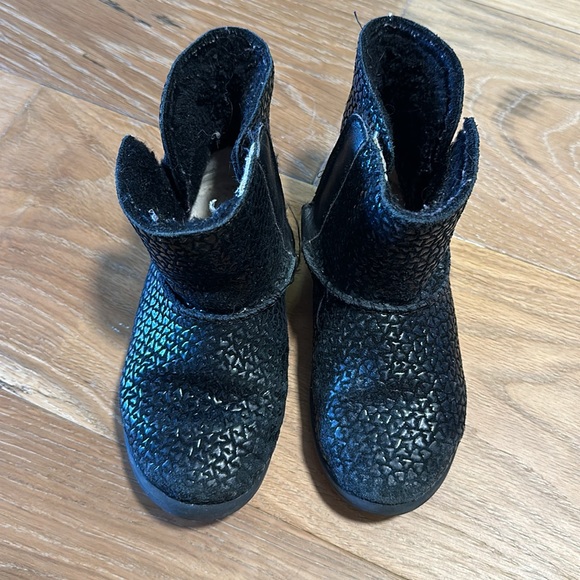 Ugg kids winter booties 12 size. - Picture 2 of 6